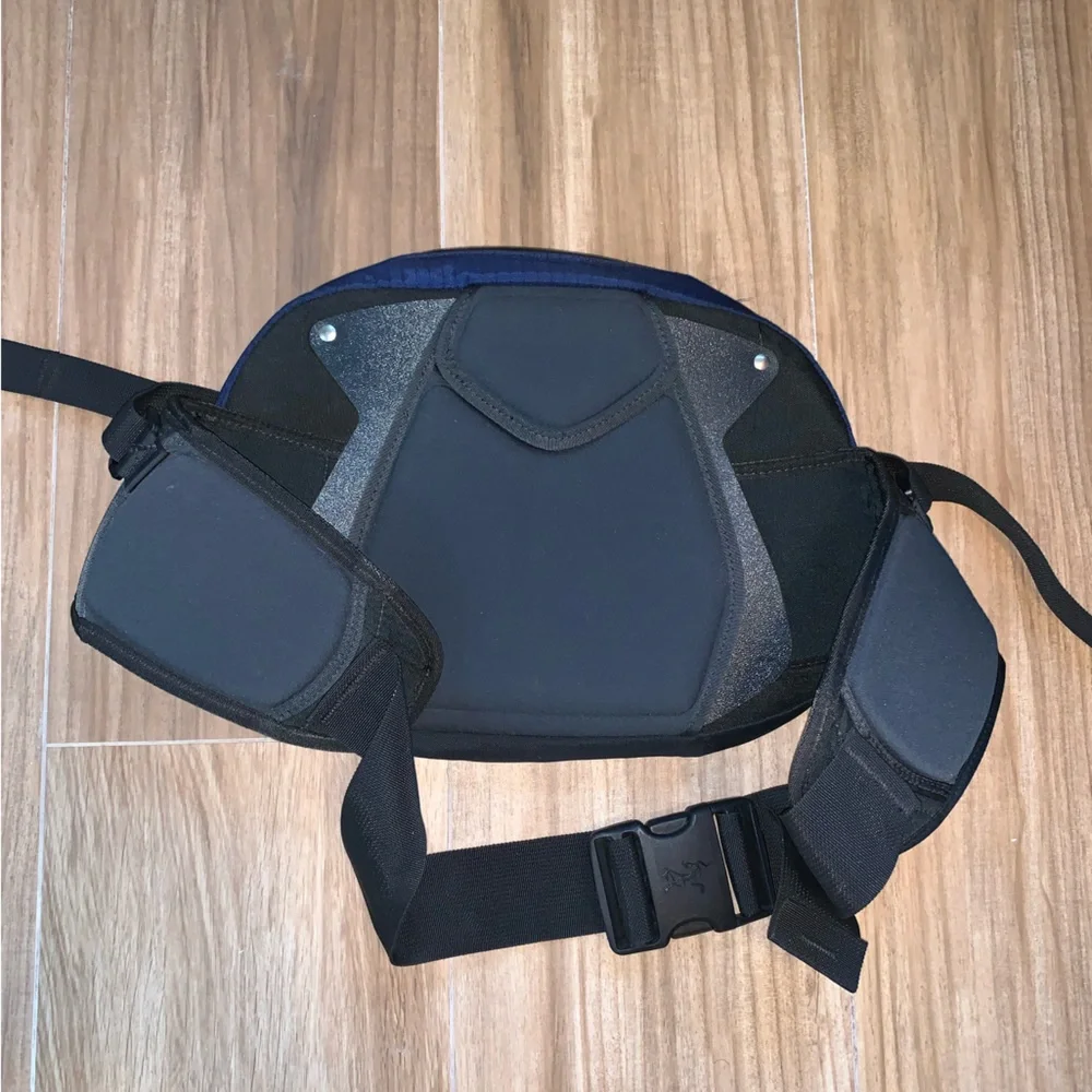 Arc'teryx Q5 Lumbar Pack Bag Blue Black - Picture 2 of 3